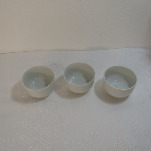 Lot of 3 Vintage Chinese Porcelain White Tea Cups - Picture 4 of 8